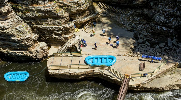 Wite water rafting in Ausable-Chasm