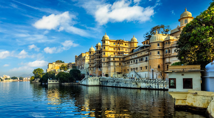 Udaipur City Palace and Lake Pichola, Udaipur, Rajasthan, India