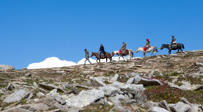 Tourists Having Fun On The Rohtang Pass