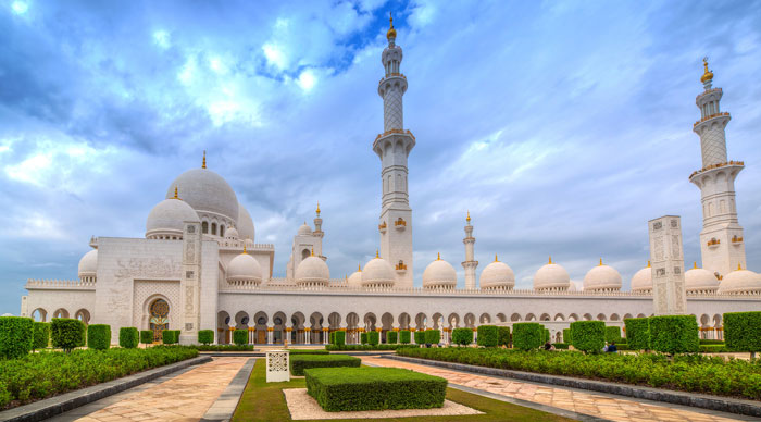 Sheikh Zayed Grand Mosque in Abu Dhabi