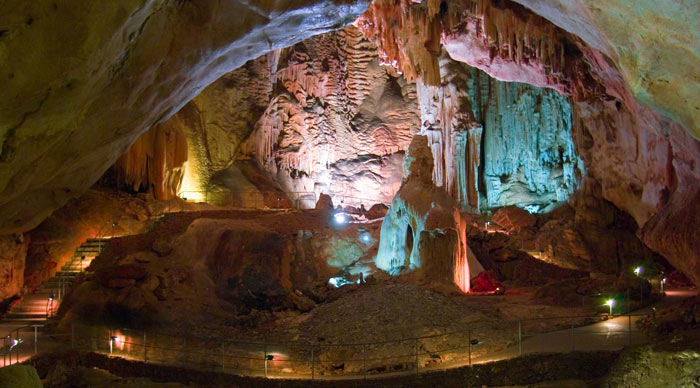 Emine bair hosar Cave